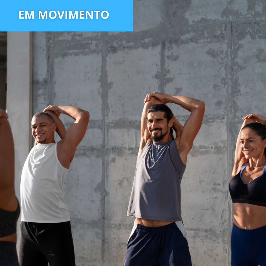 Praticando atividades físicas.